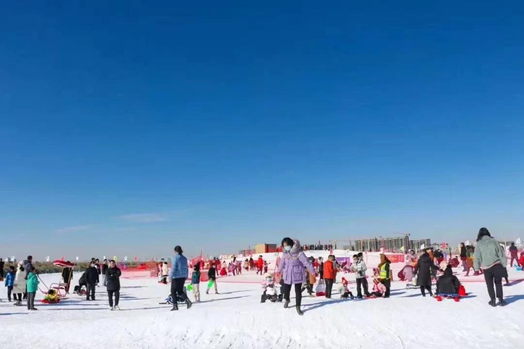 全民暢玩冰雪。格爾木市文體旅游廣電局供圖