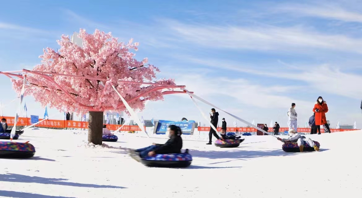 全民暢玩冰雪。格爾木市文體旅游廣電局供圖